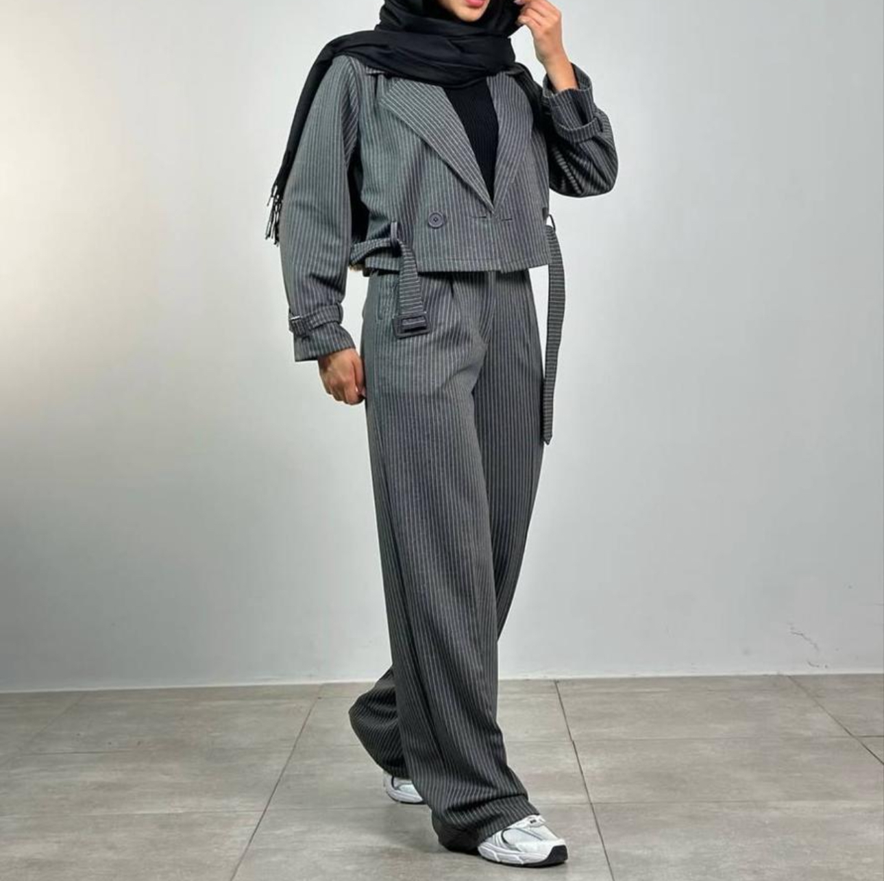 IMG_7898.jpeg ست کراپ شلوار دیپلمات کد 12651 - Image 1