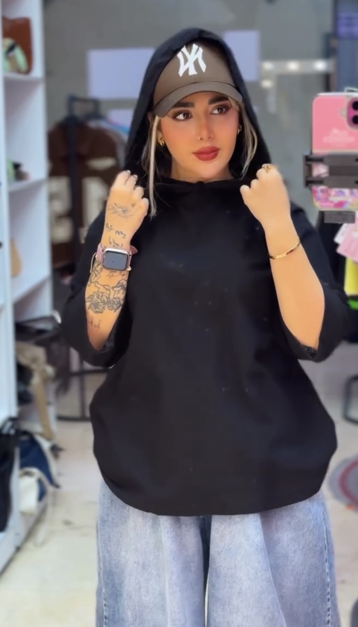 Screenshot تیشرت کلاهدار مشکی کد 13848 - Image 1